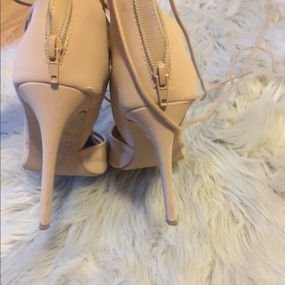Heels - Picture 3 of 4